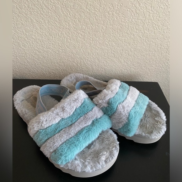 UGG Koolaburra Fuzz'n II Women's Slipper Sandal Faux Fur Gray Blue Size 9 Fuzzy - Picture 1 of 5